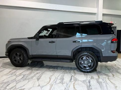 Used 2024 Lexus GX 550 AWD/4WD image 9