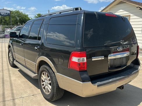 Used 2013 Ford Expedition XLT RWD image 3