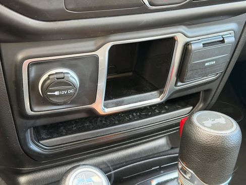 Used 2021 Jeep Wrangler Unlimited Sport image 33