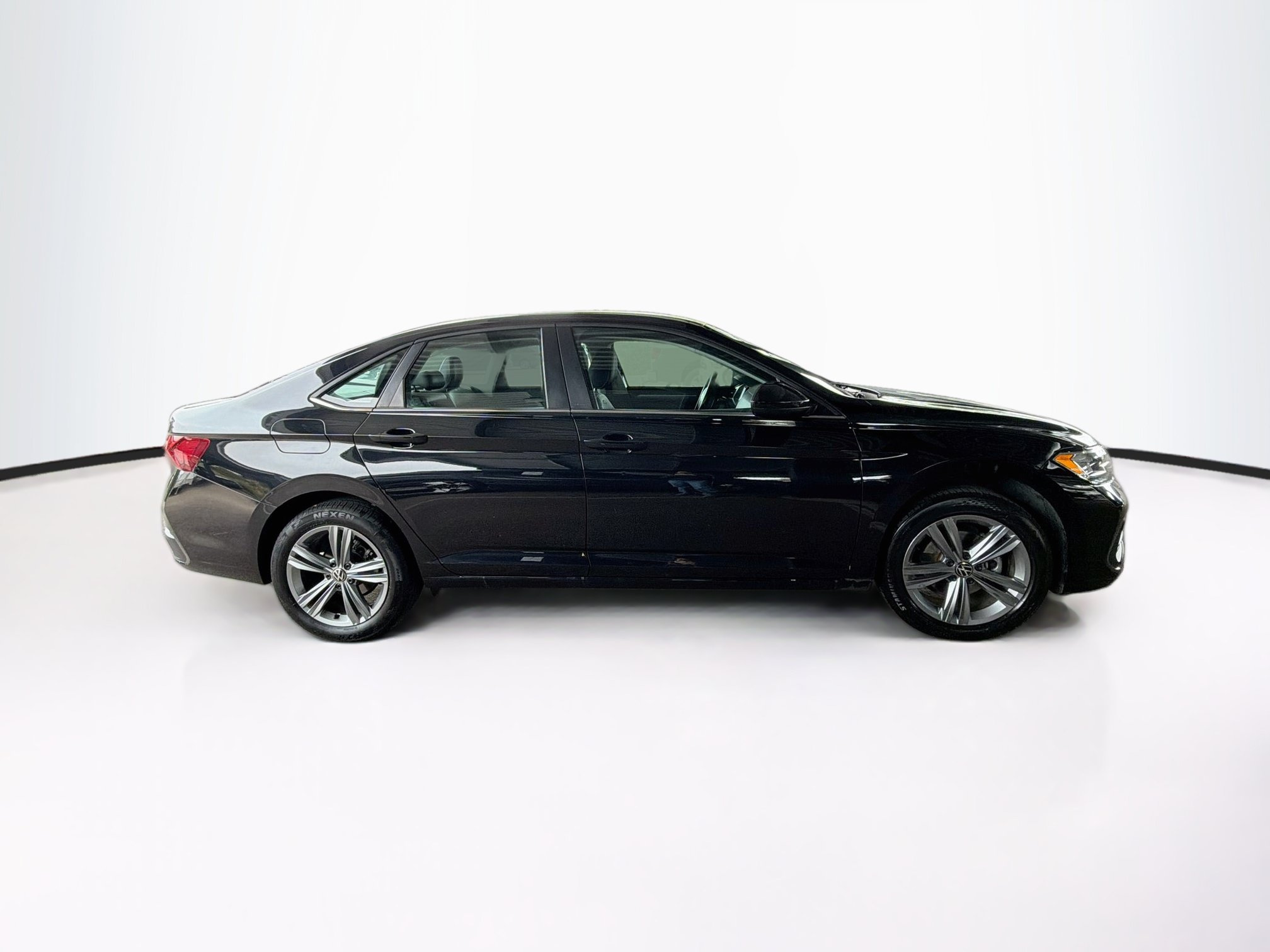 Used 2024 Volkswagen Jetta SE FWD image 10