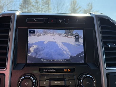 Used 2020 Ford F350 Lariat w/ Lariat Ultimate Package image 3