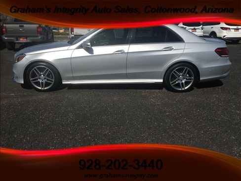 Used 2015 Mercedes-Benz E 400 Sedan image 5