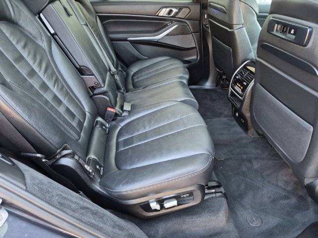 Used 2020 BMW X7 M50i AWD/4WD image 30