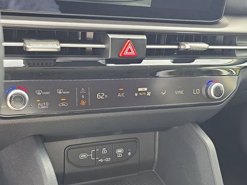 New 2026 Kia Sportage EX FWD image 25