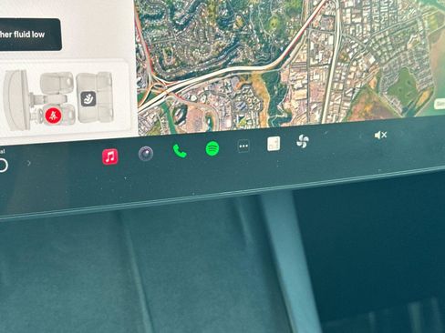 Used 2022 Tesla Model Y Long Range image 20