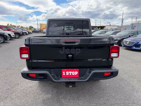 Used 2022 Jeep Gladiator Sport AWD/4WD image 5