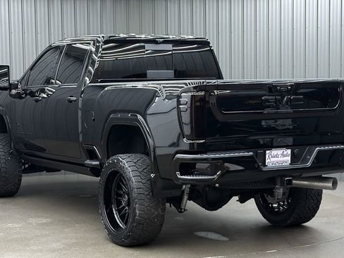 Used 2026 GMC Sierra 2500 Denali Ultimate AWD/4WD image 3