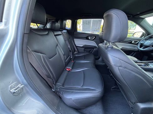 Used 2025 Jeep Compass Limited AWD/4WD image 40