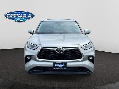 Used 2022 Toyota Highlander XLE AWD/4WD image 10
