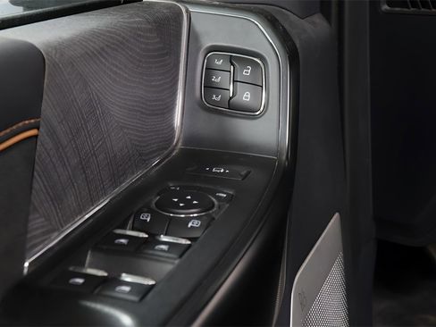 Used 2024 Ford F350 Platinum w/ FX4 Off-Road Package image 23