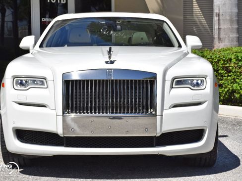 Used 2015 Rolls-Royce Ghost image 33
