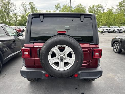 Used 2022 Jeep Wrangler Unlimited Sport AWD/4WD image 5