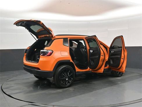 New 2026 Jeep Compass Latitude image 45