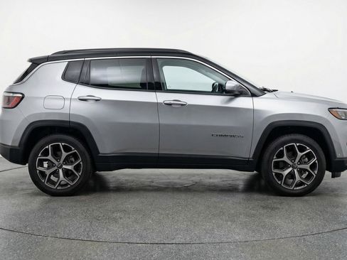 Used 2025 Jeep Compass Limited AWD/4WD image 11