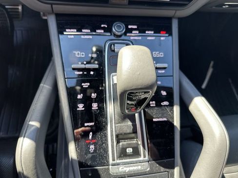 Used 2019 Porsche Cayenne S image 16