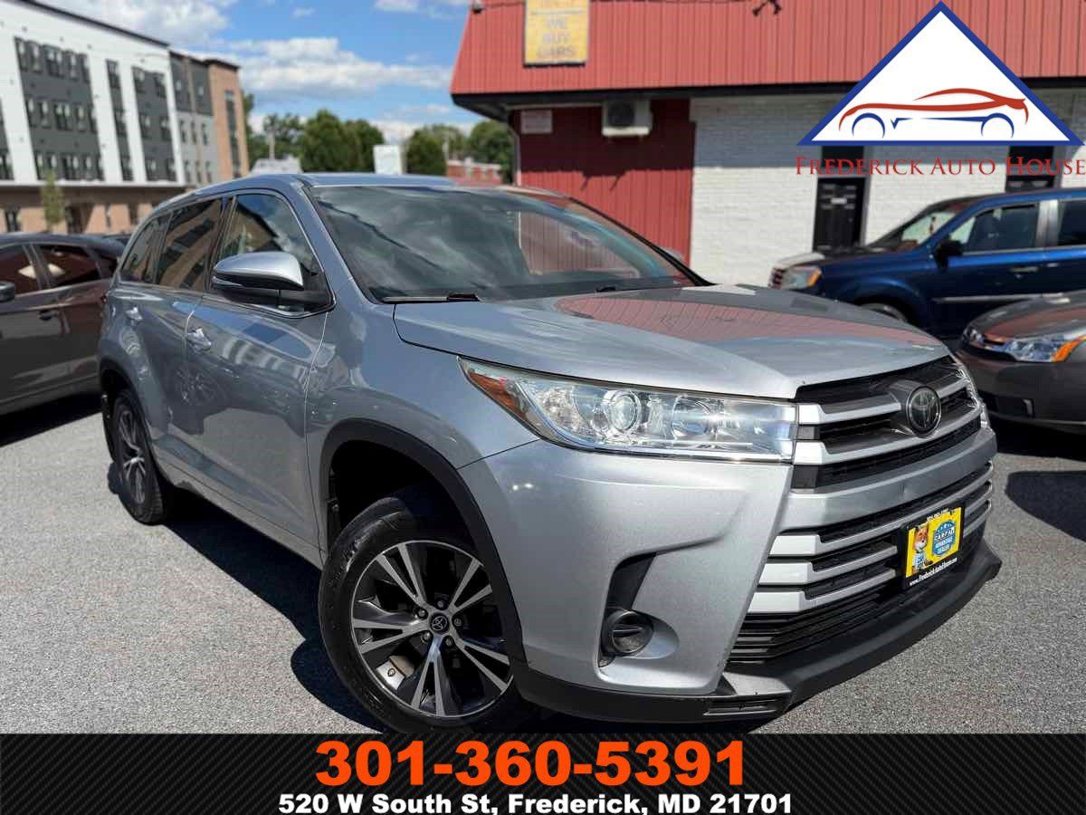 Used 2017 Toyota Highlander LE AWD/4WD image 1