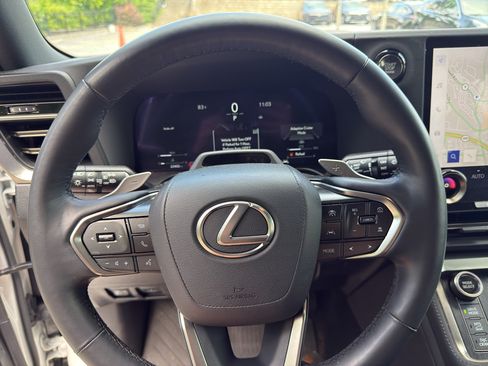 Used 2024 Lexus GX 550 AWD/4WD image 9