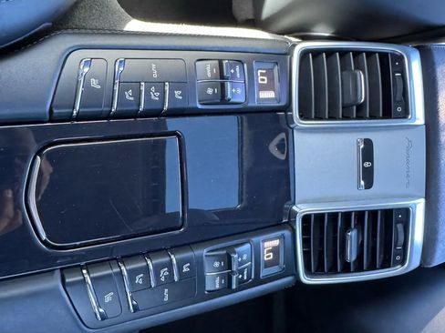 Used 2016 Porsche Panamera GTS image 17