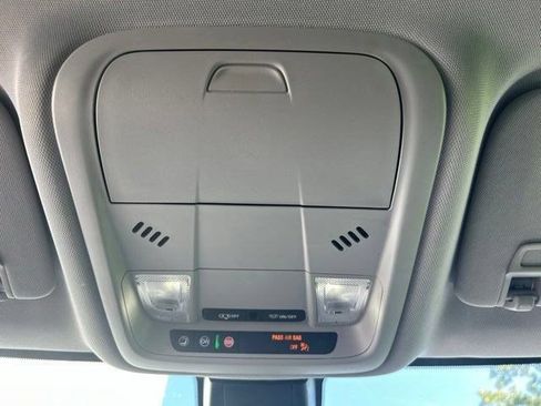 Used 2025 Chevrolet Blazer LT FWD image 39