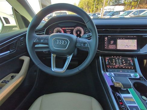 Used 2025 Audi Q8 Premium Plus image 16