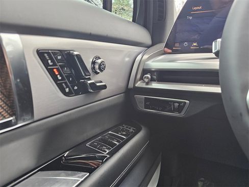 New 2026 Cadillac Vistiq Luxury image 31