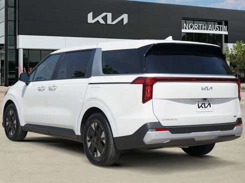 Certified 2026 Kia Carnival LXS FWD image 3