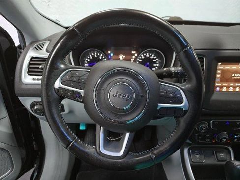 Used 2019 Jeep Compass Latitude w/ Popular Equipment Group image 5