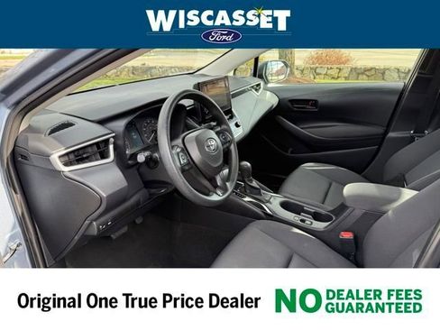 Used 2024 Toyota Corolla LE image 3