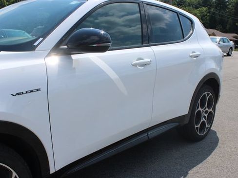 Used 2025 Alfa Romeo Tonale w/ Premium Package AWD/4WD image 45
