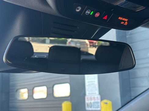 Used 2025 Chevrolet Equinox EV LT w/ Convenience Package image 26