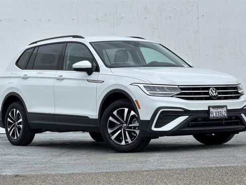 Used 2024 Volkswagen Tiguan S image 2