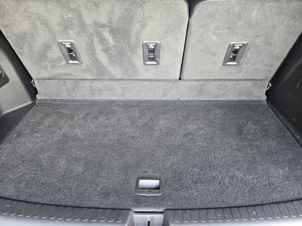Used 2025 Buick Enclave Sport Touring w/ Power Package FWD image 37