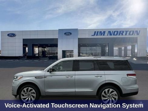 Used 2023 Lincoln Navigator Reserve AWD/4WD image 8