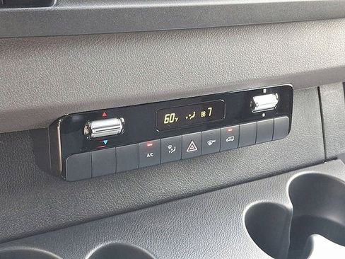 Used 2025 Mercedes-Benz Sprinter 2500 image 16