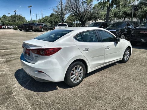 Used 2016 MAZDA MAZDA3 i Sport w/ Preferred Equipment Package FWD image 11