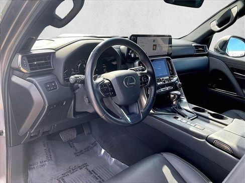 Used 2023 Lexus LX 600 4WD w/ Premium Package image 14