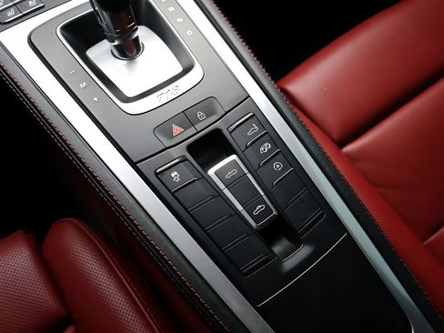Used 2024 Porsche 718 Boxster RWD image 22