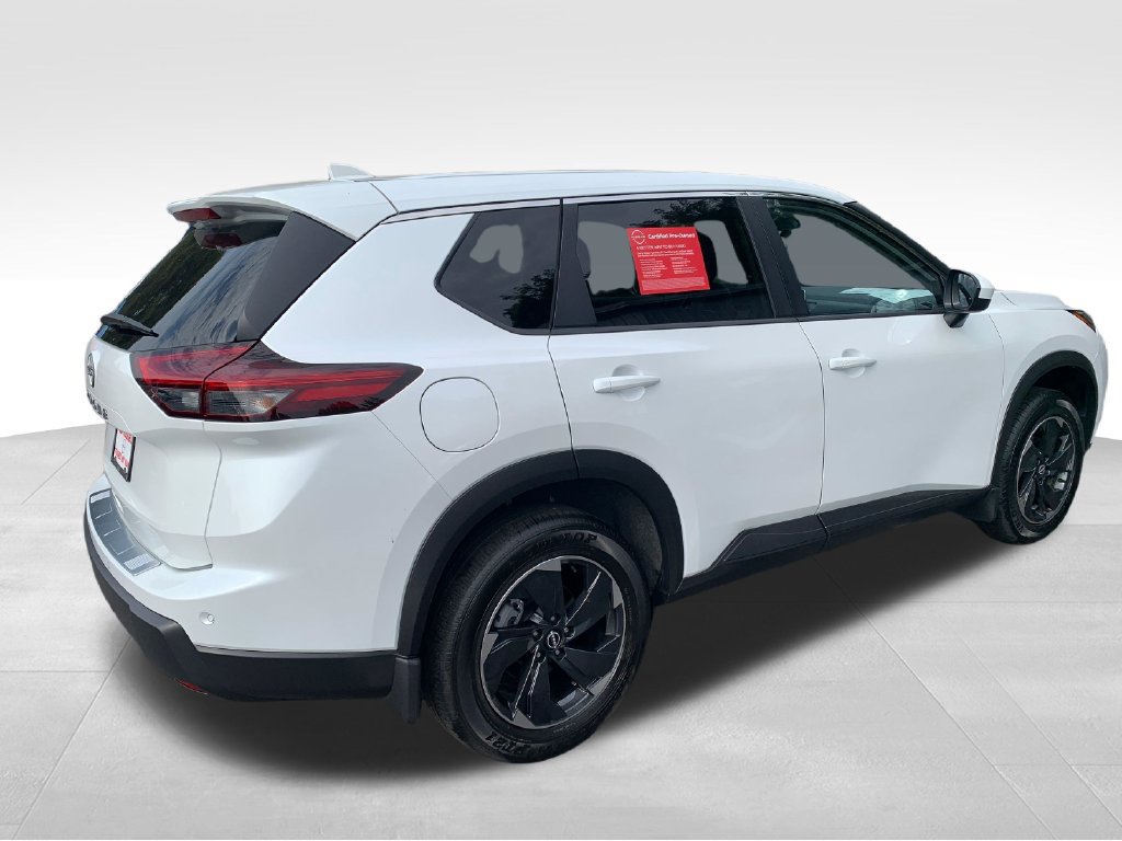 Certified 2025 Nissan Rogue SV FWD image 6