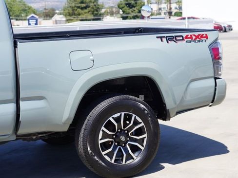 Used 2023 Toyota Tacoma TRD Sport w/ Technology Package AWD/4WD image 11