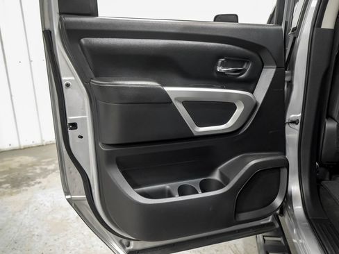 Used 2019 Nissan Titan PRO-4X AWD/4WD image 44