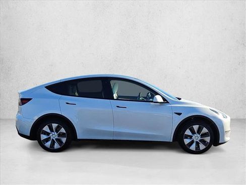 Used 2020 Tesla Model Y Long Range image 4