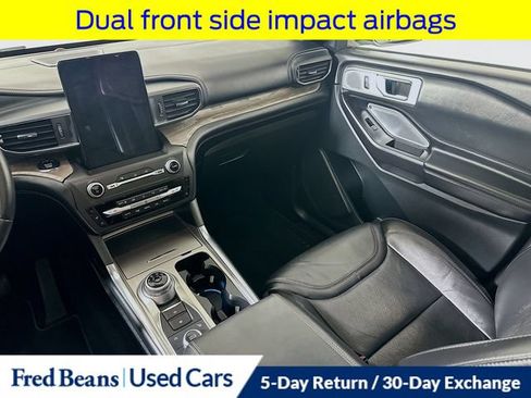 Certified 2020 Ford Explorer Platinum w/ Premium Technology Package AWD/4WD image 32