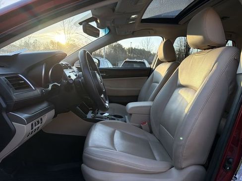 Used 2019 Subaru Outback 2.5i Limited image 11