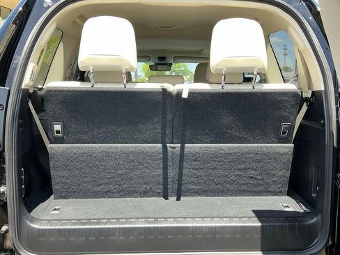 Certified 2023 Lexus GX 460 Luxury w/ Accessory Package AWD/4WD image 17