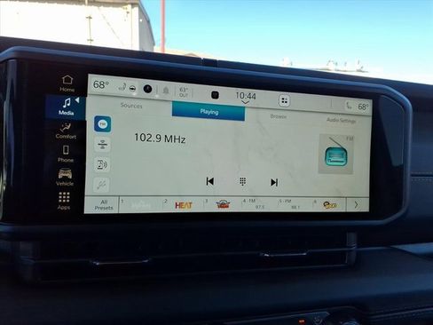 New 2025 Jeep Gladiator Sport image 17