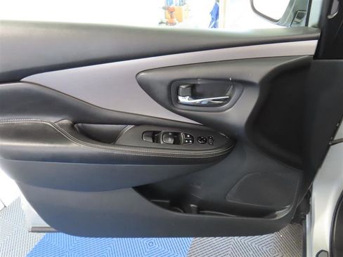 Used 2023 Nissan Murano SV FWD image 16