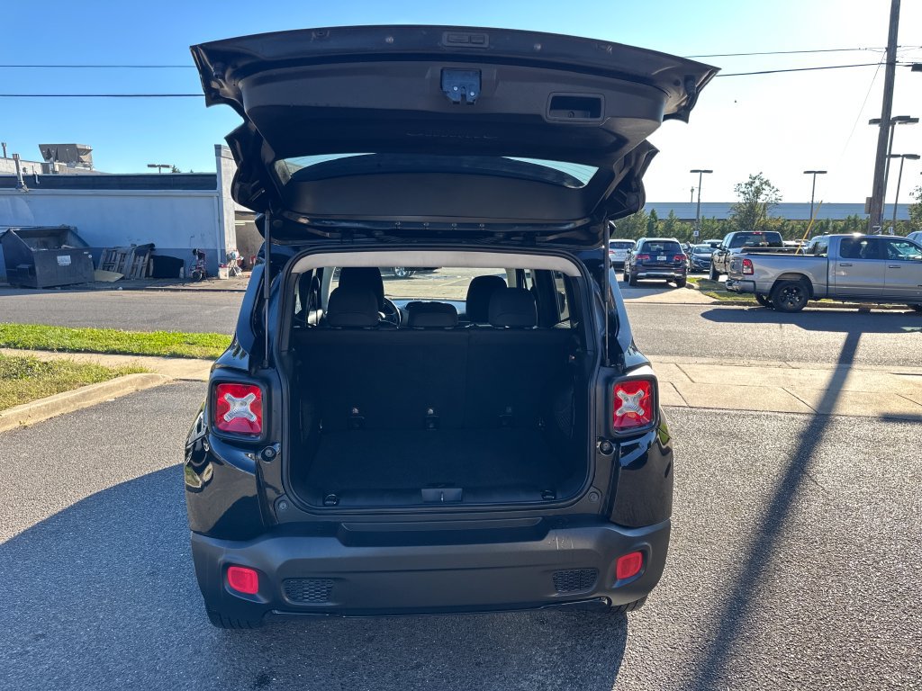 Used 2017 Jeep Renegade Altitude AWD/4WD image 17