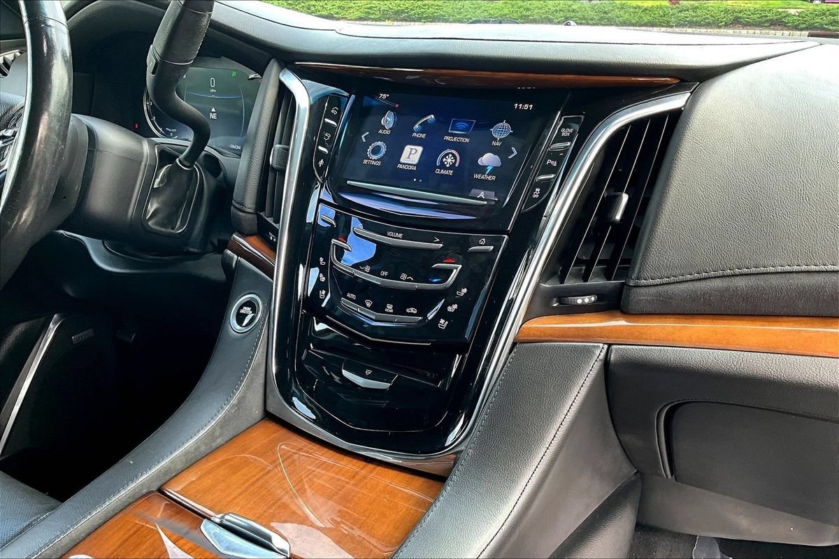 Used 2016 Cadillac Escalade ESV 2WD image 34