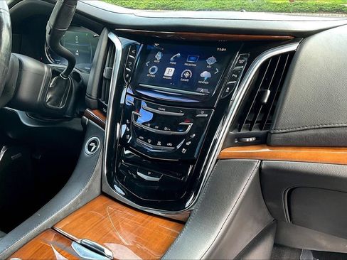 Used 2016 Cadillac Escalade ESV 2WD image 34