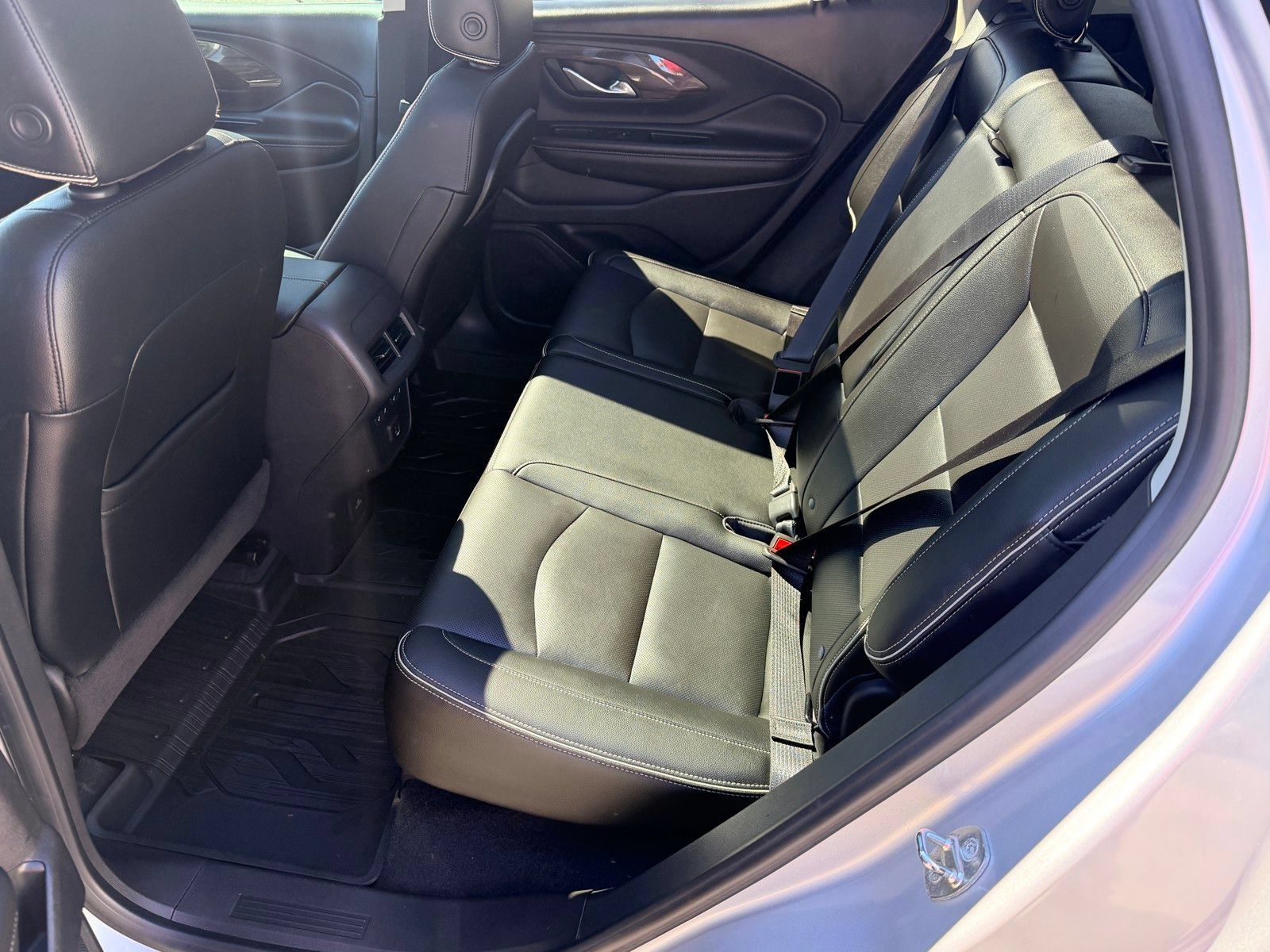Used 2020 GMC Terrain Denali w/ Denali Premium Package AWD/4WD image 20